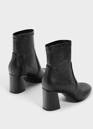 Мега зручні стильні нові ботінки ботільони чулки фірми bershka