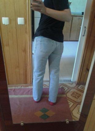 Голубые плотные джинсы4 фото