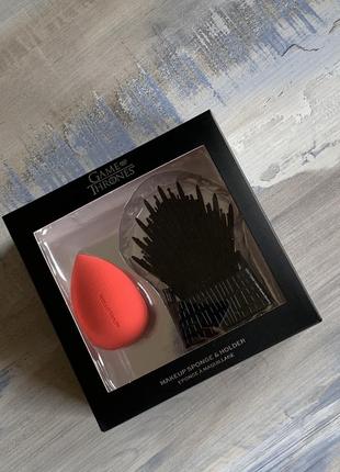 Makeup revolution спонжик для тонального засобу