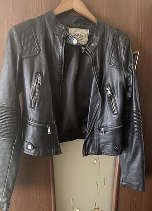 Шкіряна куртка zara