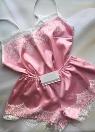 Розовая пижама с белым гипюром
