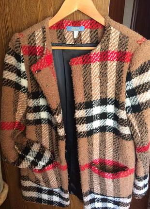 Тёплое стильное полупальто на глубокую осень.