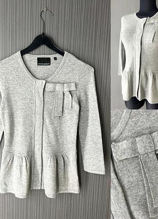 Серая кофточка с бантиком