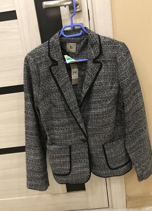 Твідовий піджак