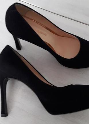 Нові натуральні туфлі-човники р. 36 carlo pazolini