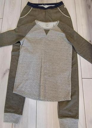 Костюм з люрексом.