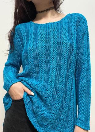 Светр у дуже красивому кольорі