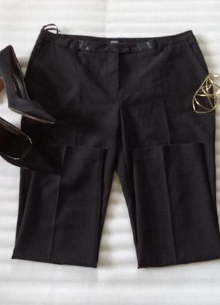 Бомбезна ніжність і еластичність цих ділових укорочених штанців 92 довжина/як нові