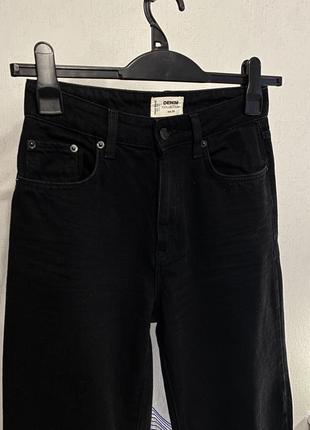 Джинси straight з розрізами внизу