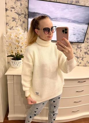 Свитер вязаный под горло