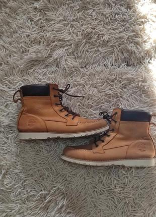 Дуже гарні, шкіряні черевички фірми timberland.