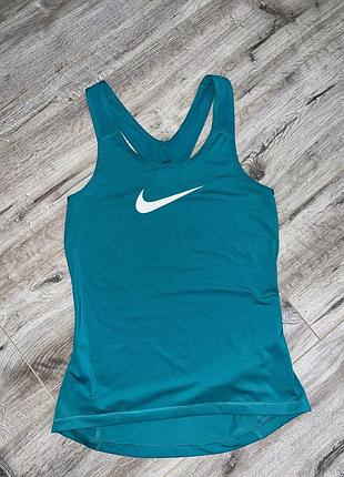 Жіноча спортивна майка nike