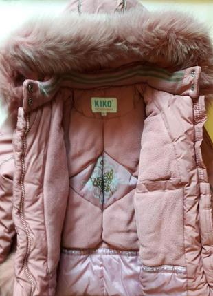 Теплая зимняя куртка пудрового цвета с капюшоном на 128 см бренда kiko3 фото