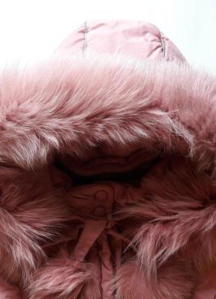 Теплая зимняя куртка пудрового цвета с капюшоном на 128 см бренда kiko4 фото