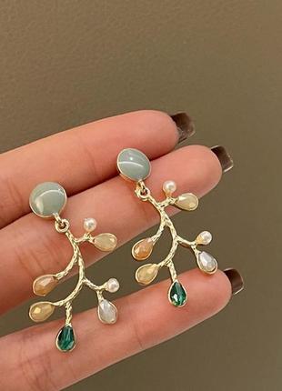 Серьги ветка с эмалью и бусинами