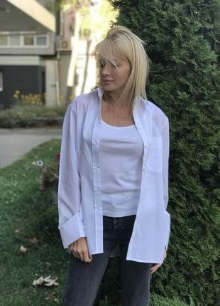 Белая рубашка удлиненная оверсайз с разрезами по бокам4 фото