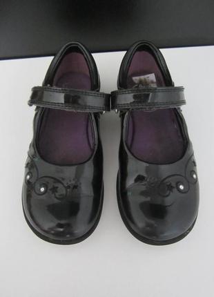 Черные кожаные туфли clarks