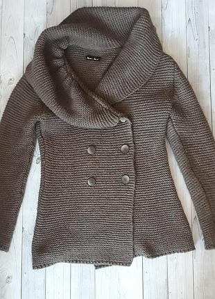 Красивий вязаний кардиган