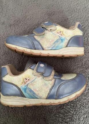 Недорогі дитячі кросівки від lc waikiki