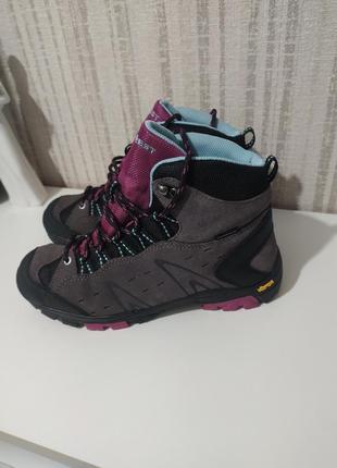 Ботинки оригинал р 36