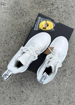 Зимові черевики dr. martens jadon white fur premium10 фото