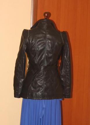 Удлиненная курточка из искусственной кожи2 фото