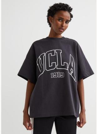 Плотная темно-серая / черная футболка оверсайз ucla р-р l