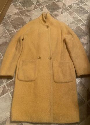 Жіноче пальто українського бренду