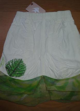 Красива бавовняна спідниця молочна з зеленої рюшкой нова з бірками 3-4 роки