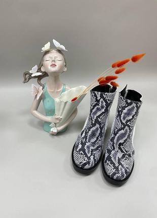 Эксклюзивные ботинки из натуральной итальянской кожи рептилия женские3 фото