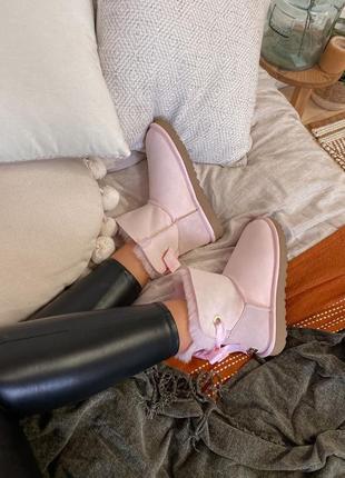 Женские зимние угги с двумя лентами в комплекте  ugg pink 💦9 фото