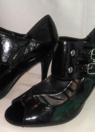 Класні черевички для офісу