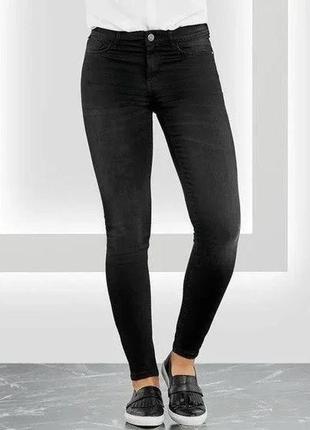 Черные модные джинсы с потертостями esmara, р.36 евро1 фото