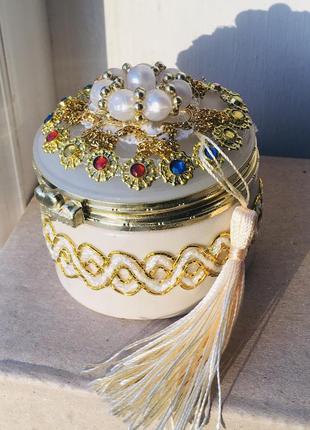 Декоративна скринька коробочка для прикрас дрібних деталей з дзеркалом візерунком намистинами блискуча керамічна кругла