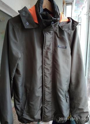 Курточка чоловіча