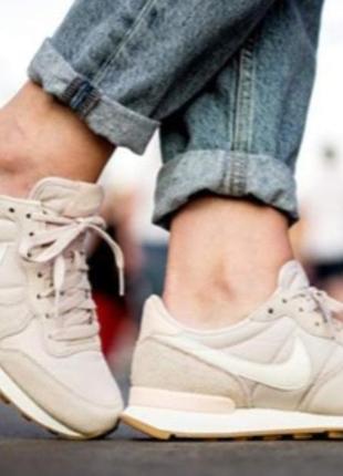Кросівки nike р. 40.5 (9/6,5/26см)