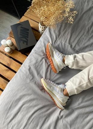 Жіночі кросівки nike vaporwaffle sacai sail gum5 фото