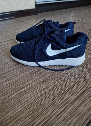 Стильні, легкі кросівки nike roshe one , оригінал4 фото