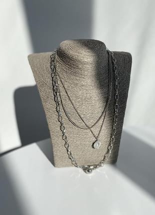 Комплект металевих ланцюгів, підвісок