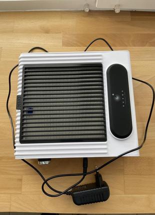 Витяжка для манікюру