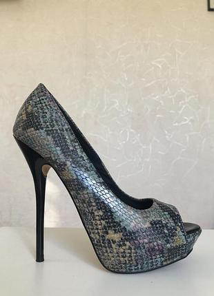 Туфлі bershka 36