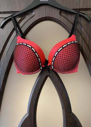 Шикарний, ярко коралового кольору, бюстгальтер, в чорну сіточку, с супер пушапом від бренду: victoria’s secret 👌