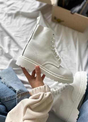 Dr.martens 1460 total white женские белые ботинки берцы натуральная кожа доктор мартинс демисезонные весна осень скидка распродажа8 фото