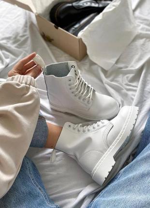 Dr.martens 1460 total white женские белые ботинки берцы натуральная кожа доктор мартинс демисезонные весна осень скидка распродажа10 фото