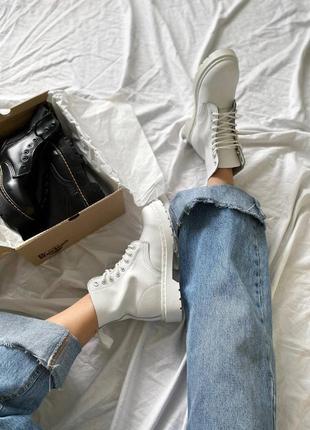 Dr.martens 1460 total white женские белые ботинки берцы натуральная кожа доктор мартинс демисезонные весна осень скидка распродажа7 фото