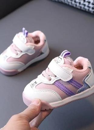Терлі кросівочки для дівчинки