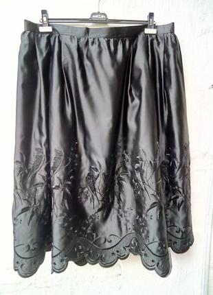 Роскошная,красивая,нарядная,вечерняя черная юбка с вышевкой,большой размер,шолк.1 фото