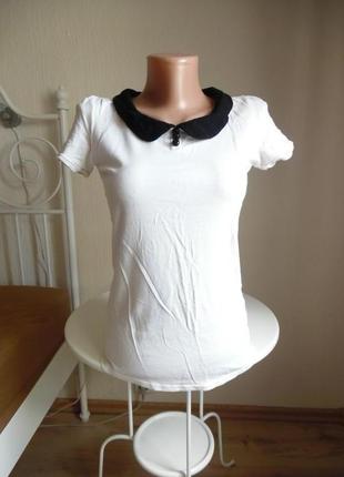 Футба з комірцем комурцем