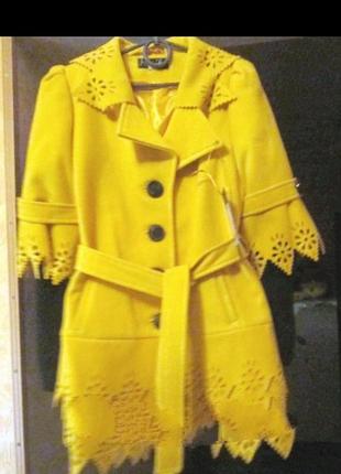 Желтое, черное, серое. стильное  кашемировое  пальто . 3