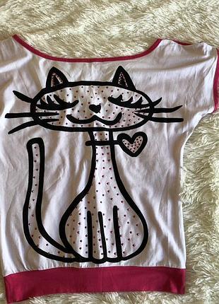 Новая женская белая с малиновым футболка котик